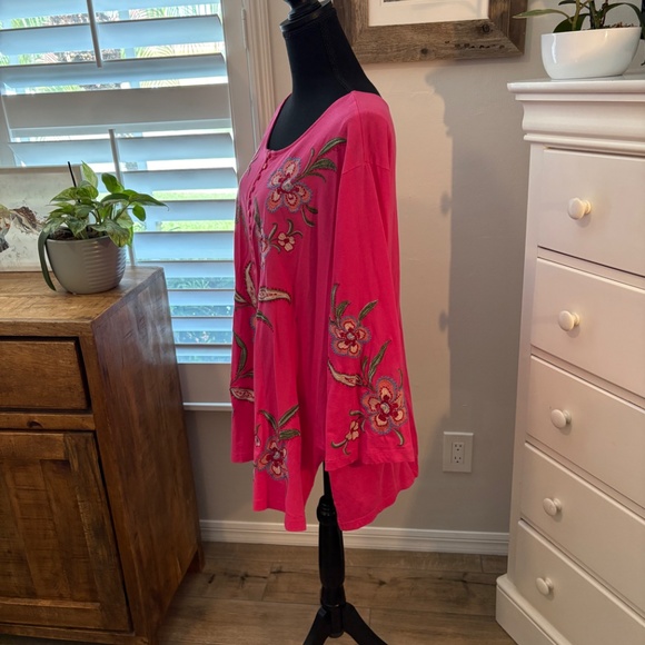 Johnny Was LIBBI 3/4 SLEEVE BUTTON FRONT TEE 2X - Picture 4 of 10